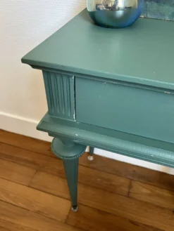Lot 2 tables chevet style empire