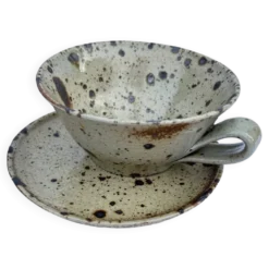 Lot tasse et soucoupe en grès pyrité