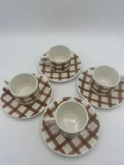 Lot tasses motif torchon