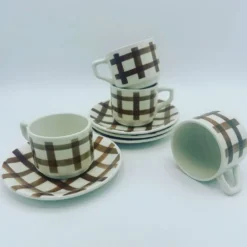 Lot tasses motif torchon