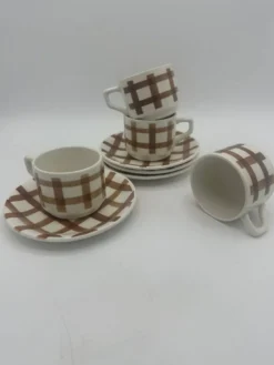 Lot tasses motif torchon