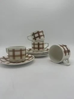 Lot tasses motif torchon