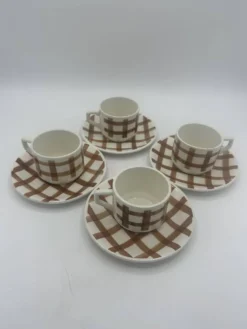 Lot tasses motif torchon
