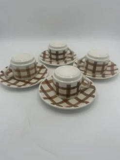 Lot tasses motif torchon