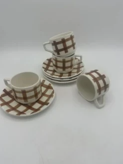 Lot tasses motif torchon