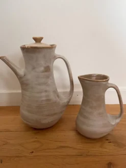 Lot théière et pot à lait céramique