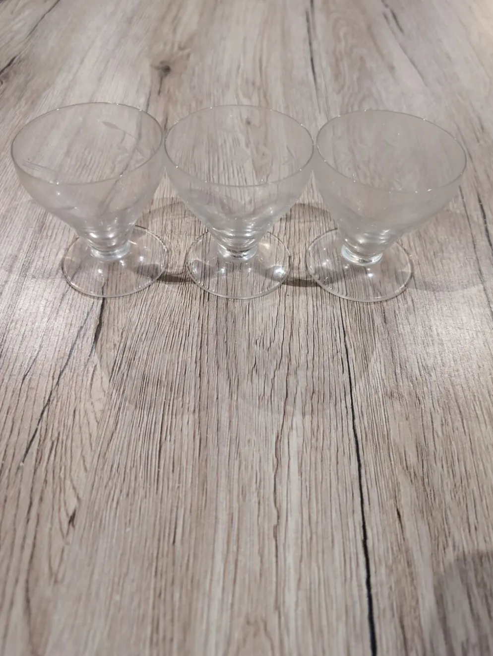 Lot 3 Verres a Liqueur Pied Verre Vintage Gravures Florales Goutte