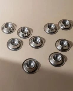 Lot vintage de 9 coquetiers en acier inoxydable des années 1970, design minimal intemporel, compatibles lave-vaisselle