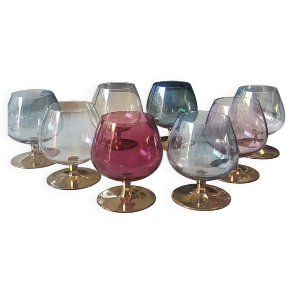 Lot 8 x Verres à Cognac/Liqueur, multicolores irisés. Style Murano