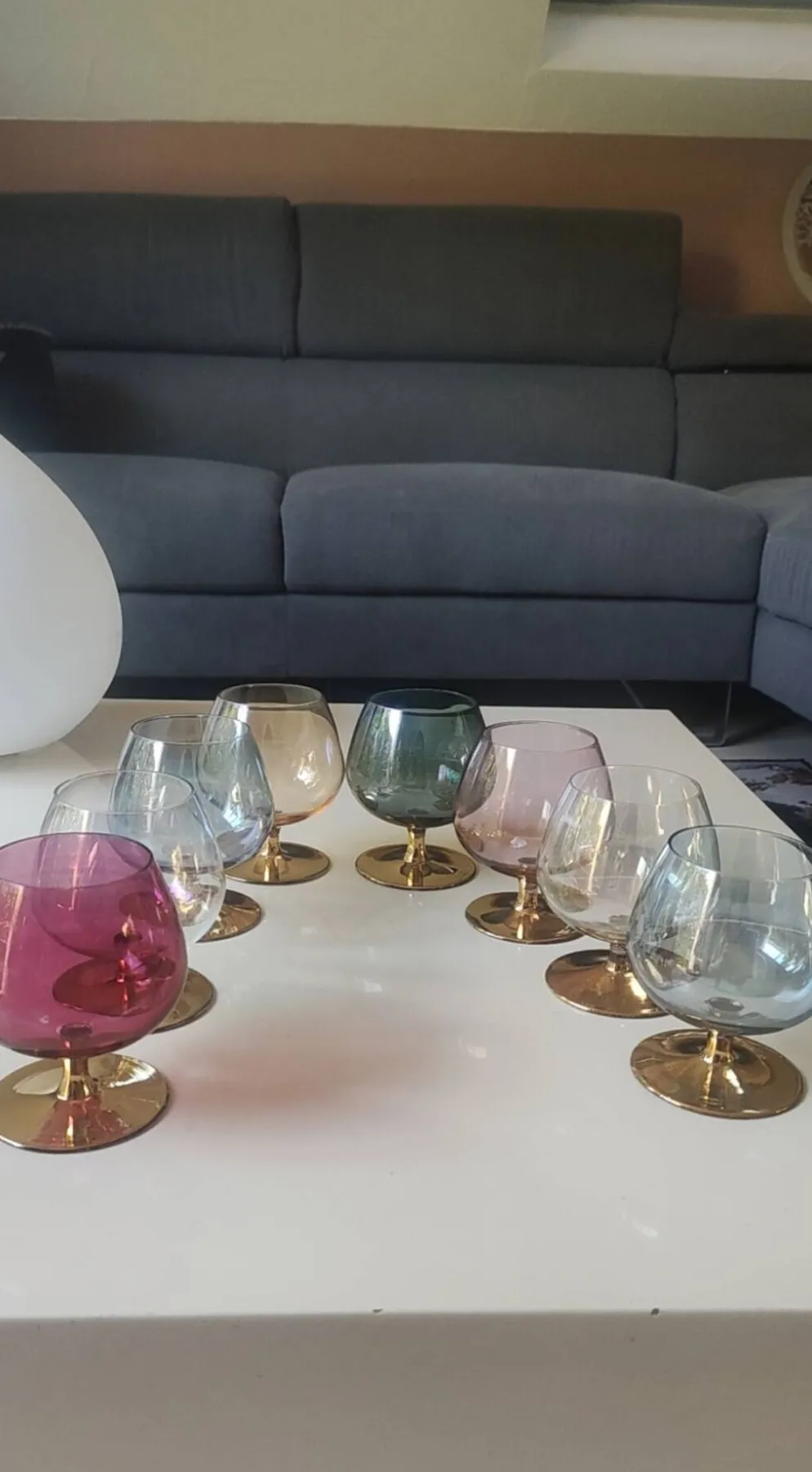 Lot 8 x Verres à Cognac/Liqueur, multicolores irisés. Style Murano