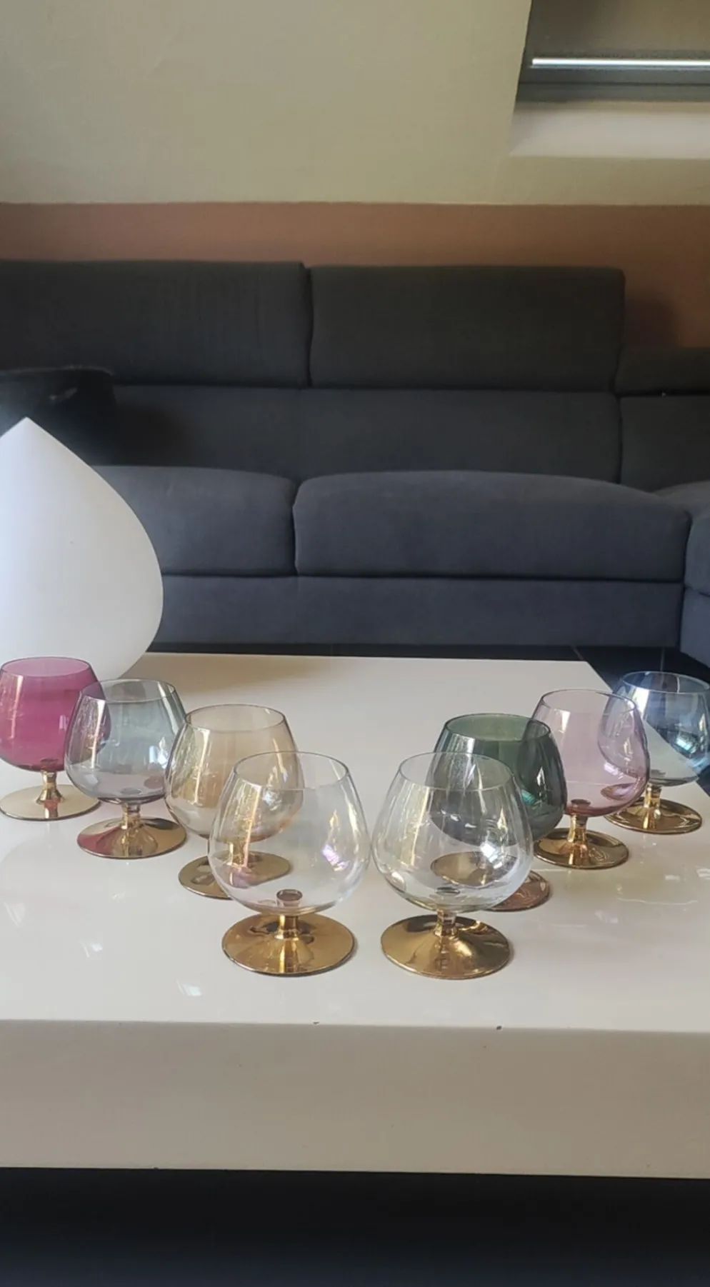 Lot 8 x Verres à Cognac/Liqueur, multicolores irisés. Style Murano