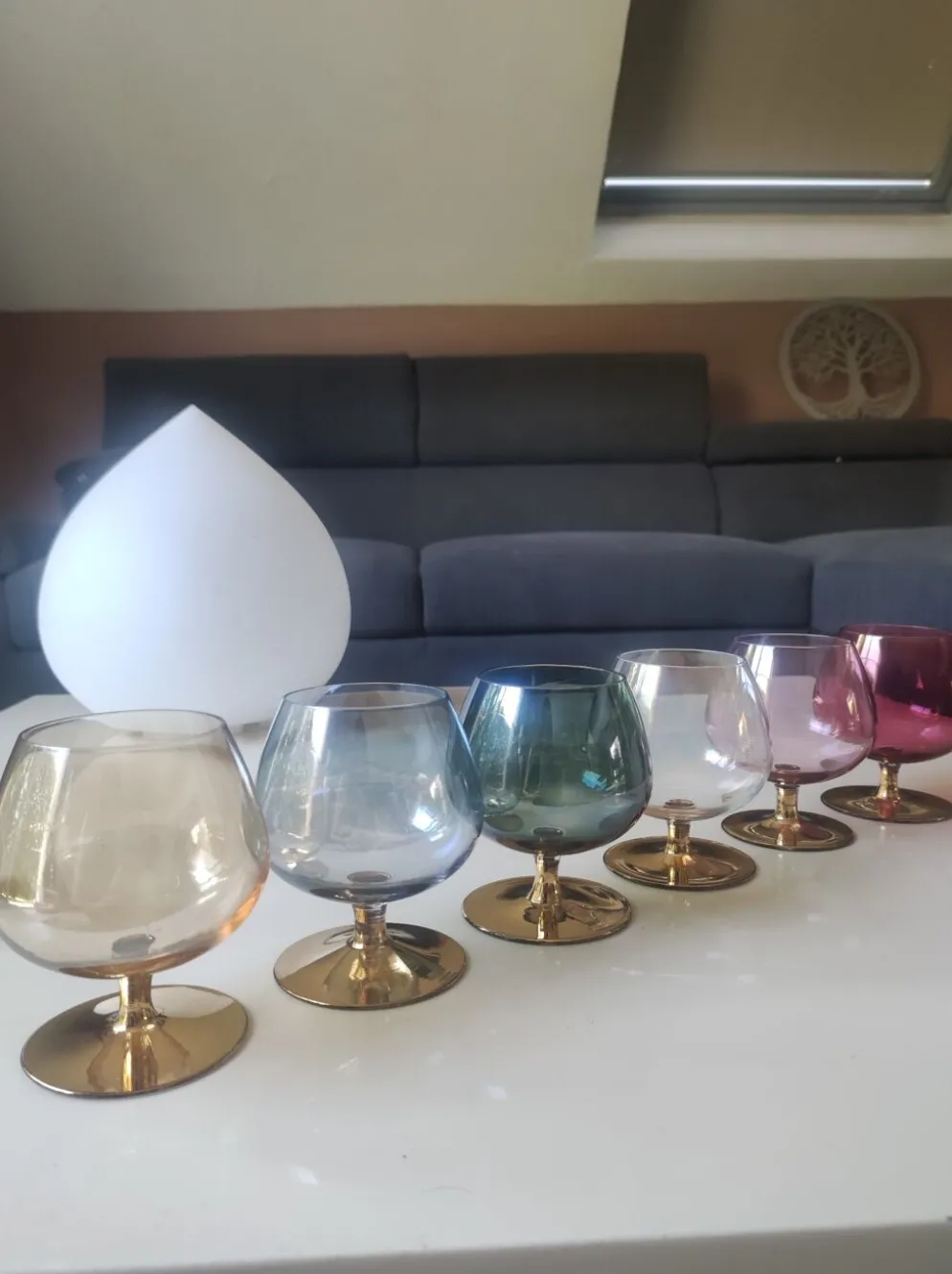 Lot 8 x Verres à Cognac/Liqueur, multicolores irisés. Style Murano