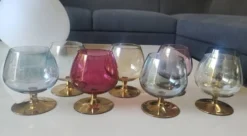 Lot 8 x Verres à Cognac/Liqueur, multicolores irisés. Style Murano
