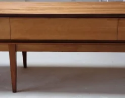 Lowboard du milieu du siècle