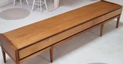 Lowboard du milieu du siècle