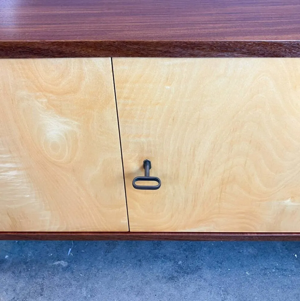Lowboard, petit meuble de hall avec tiroirs, érable rayé, années 1960