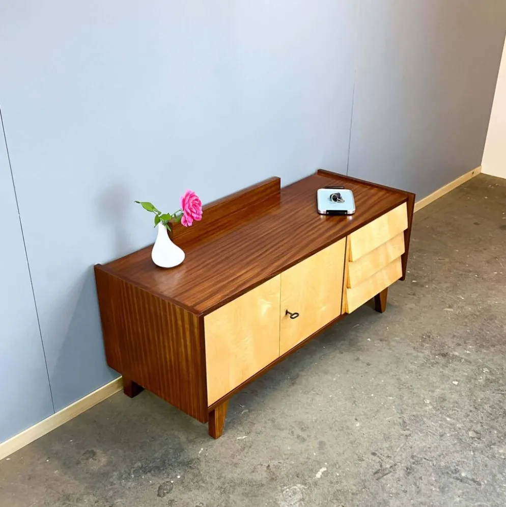 Lowboard, petit meuble de hall avec tiroirs, érable rayé, années 1960