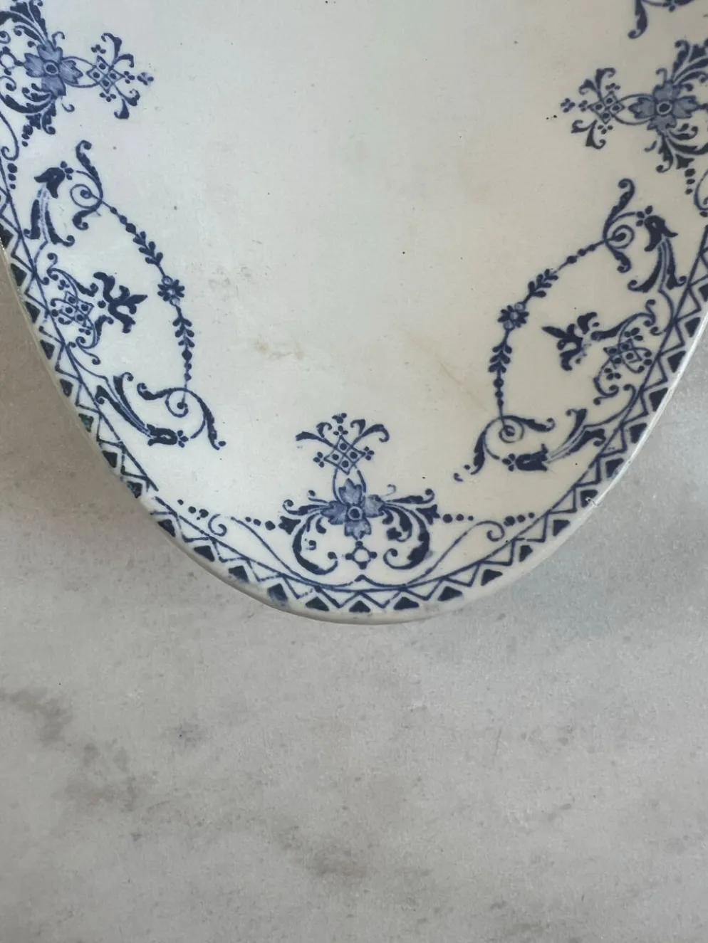 Lunéville KG — Collection Moustiers, Plat ovale Terre de Fer