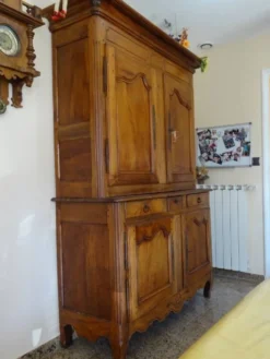 magnifique buffet 2 corps xviiie siècle en noyer – pièce ancienne d’excepti