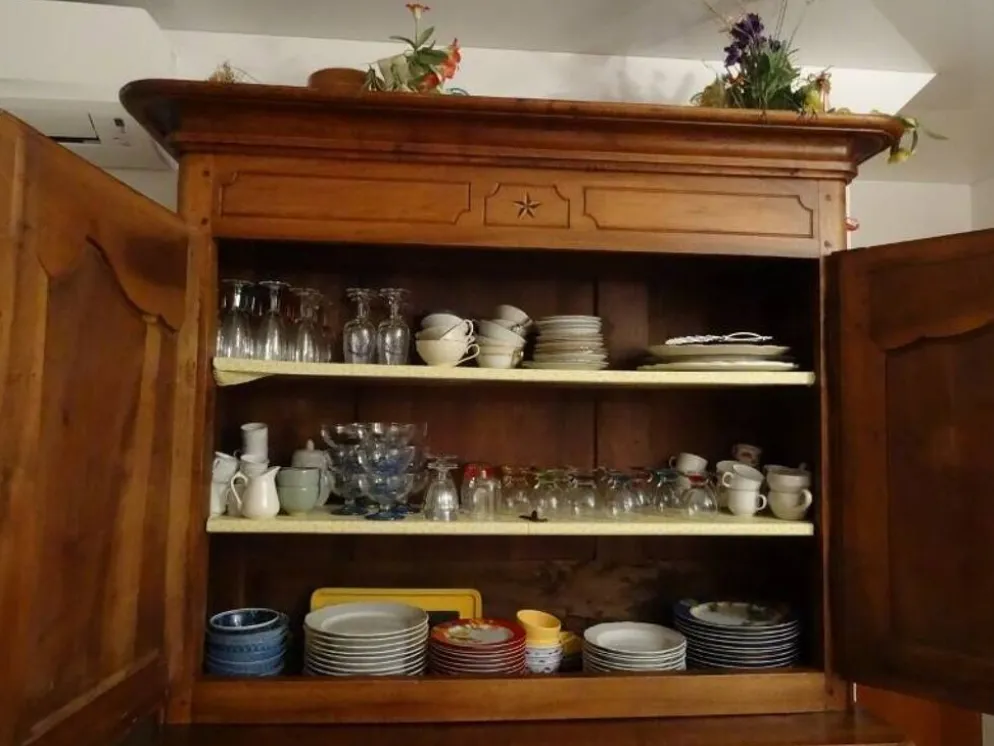 magnifique buffet 2 corps xviiie siècle en noyer – pièce ancienne d’excepti