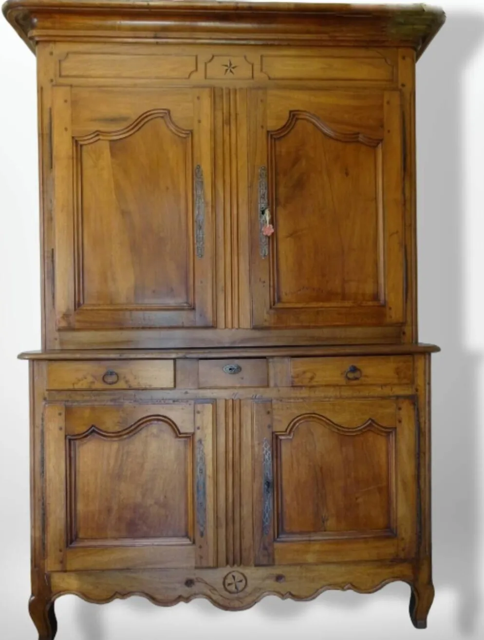 magnifique buffet 2 corps xviiie siècle en noyer – pièce ancienne d’excepti