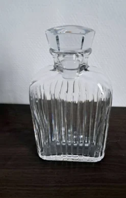 Magnifique carafe à whisky en verre cristal. Vintage
