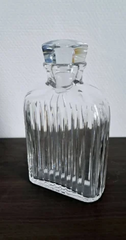 Magnifique carafe à whisky en verre cristal. Vintage