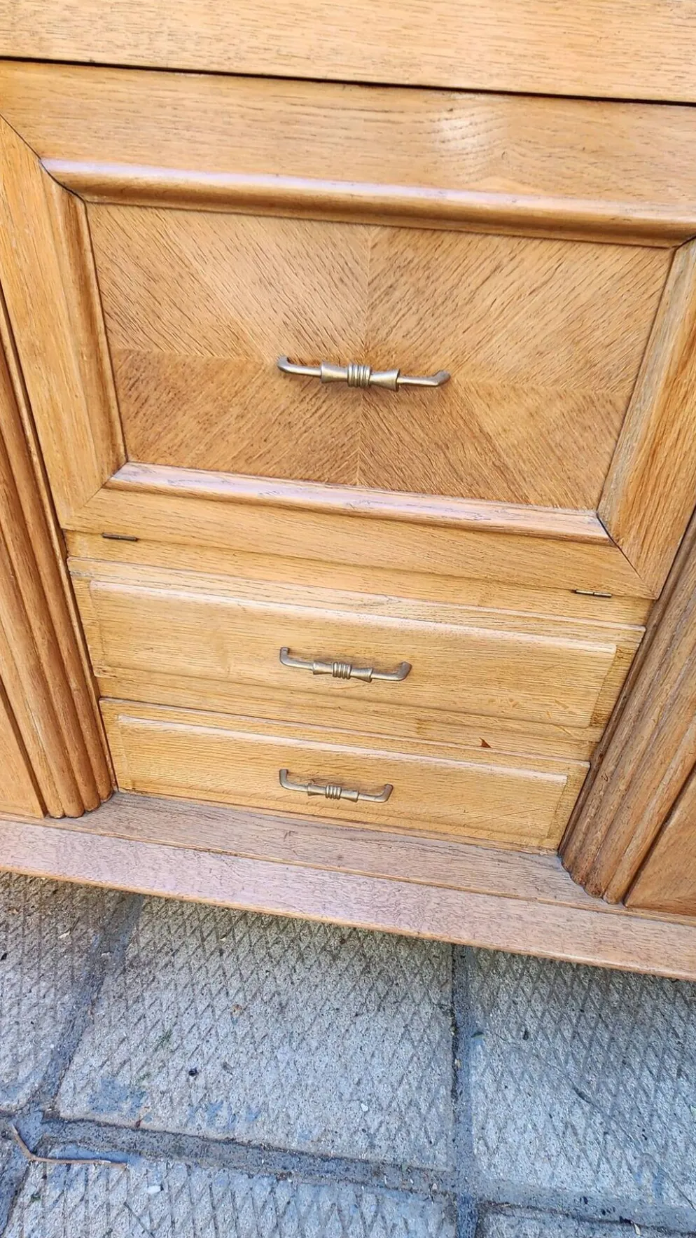 Magnifique grand buffet bas vintage en bois