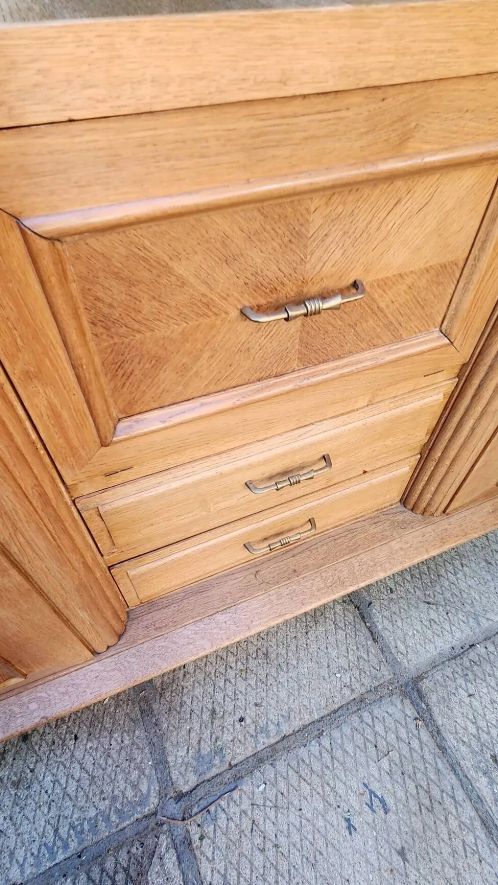 Magnifique grand buffet bas vintage en bois