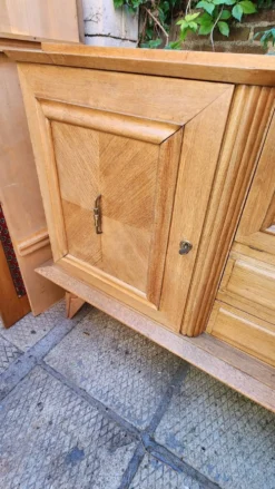 Magnifique grand buffet bas vintage en bois