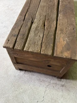 Maie ancienne en bois massif