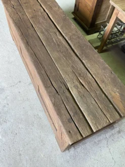 Maie ancienne en bois massif