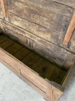 Maie ancienne en bois massif