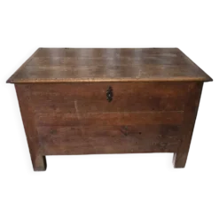 Maie/coffre ancien en bois massif – patine authentique, couvercle ouvrant