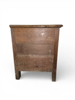 Maie/coffre ancien en bois massif – patine authentique, couvercle ouvrant