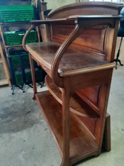 Maison Édouard Diot – Desserte Art Nouveau et son étagère d'applique d