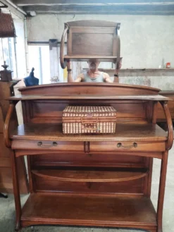 Maison Édouard Diot – Desserte Art Nouveau et son étagère d'applique d