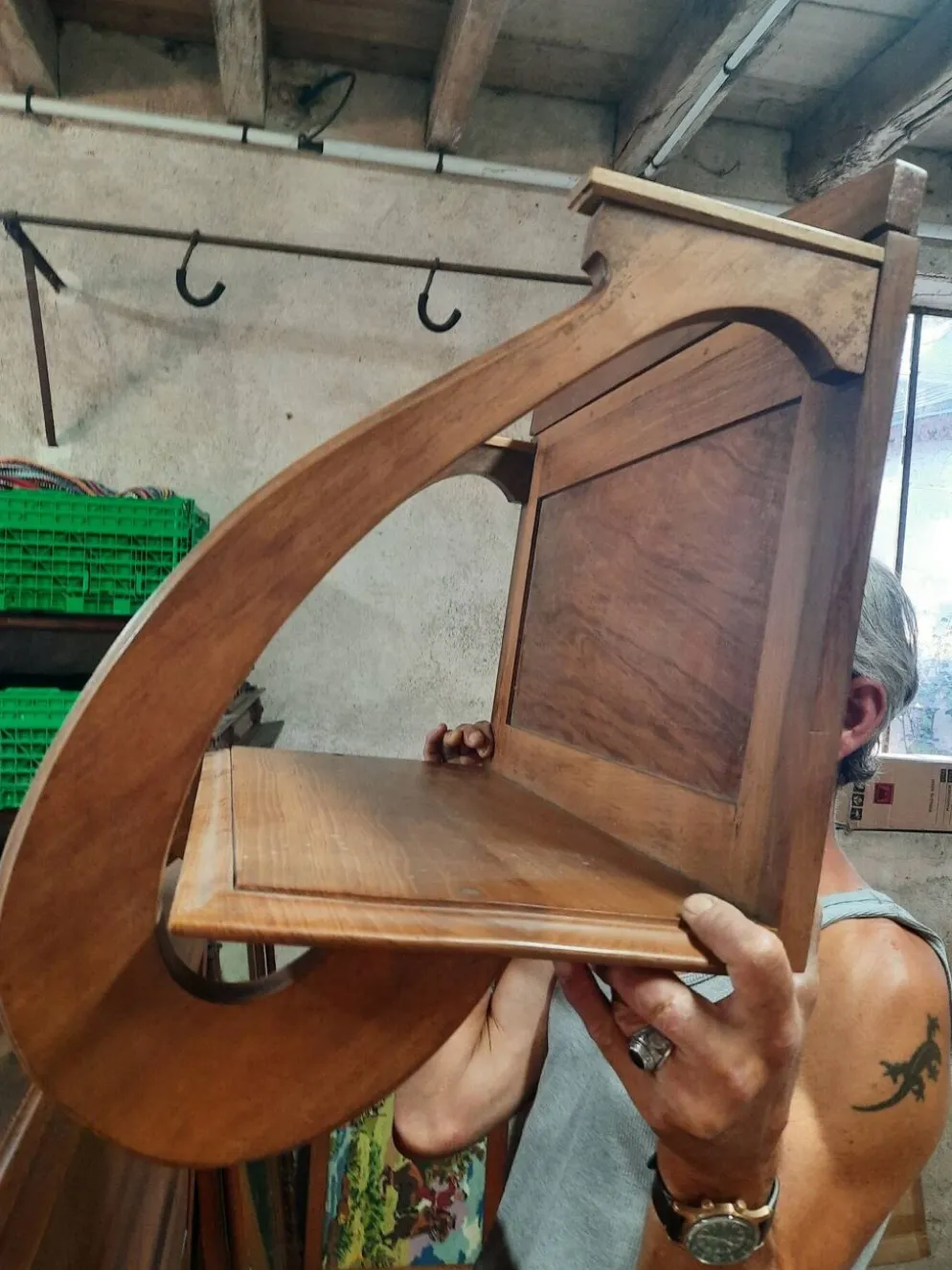 Maison Édouard Diot – Desserte Art Nouveau et son étagère d'applique d