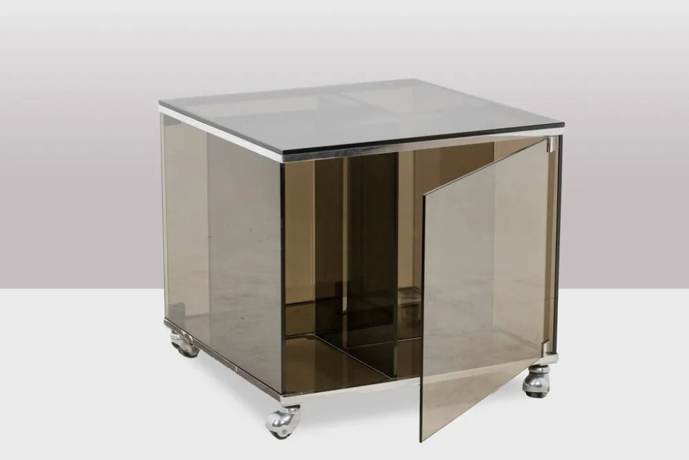 Maison Jansen. Meuble pour vinyles en verre fumé. Années 1970.