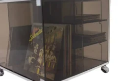 Maison Jansen. Meuble pour vinyles en verre fumé. Années 1970.