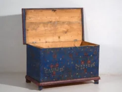 Malle ancienne bleu marine avec détails floraux (c.1920) #94