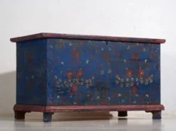 Malle ancienne bleu marine avec détails floraux (c.1920) #94
