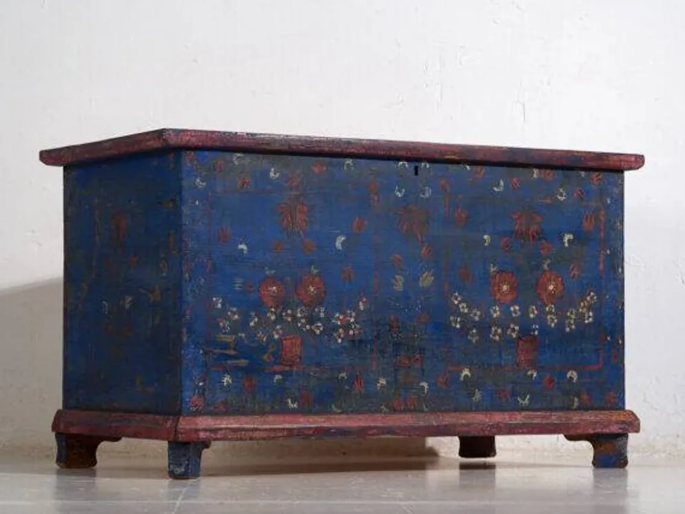 Malle ancienne bleu marine avec détails floraux (c.1920) #94