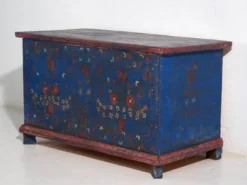 Malle ancienne bleu marine avec détails floraux (c.1920) #94