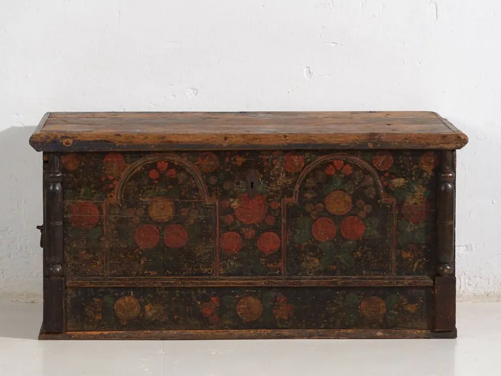 Malle ancienne de style art populaire, année 1838