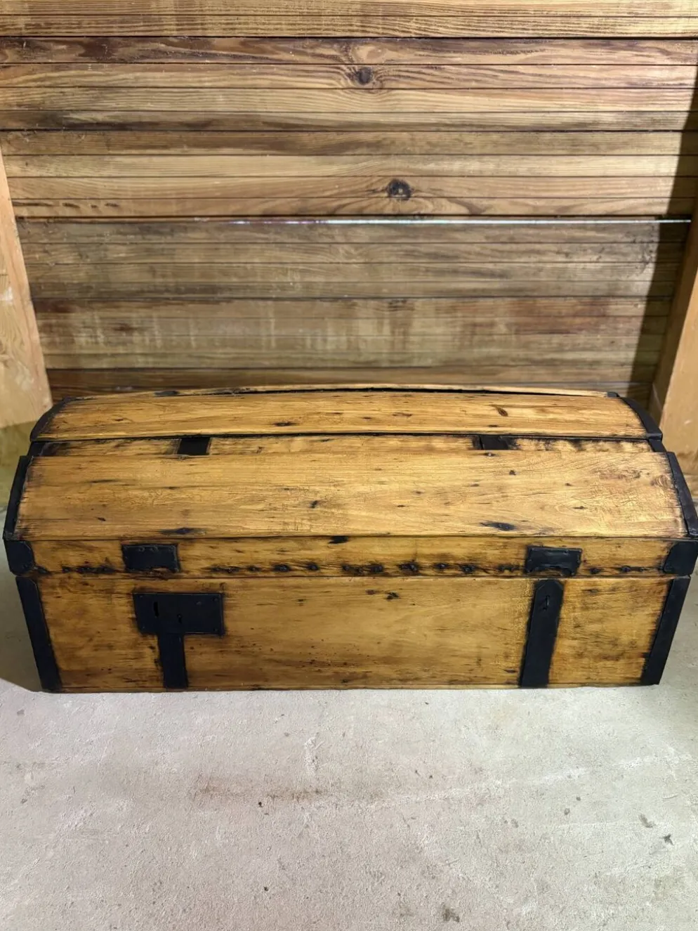 Malle ancienne en bois