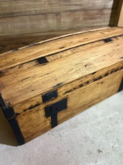 Malle ancienne en bois