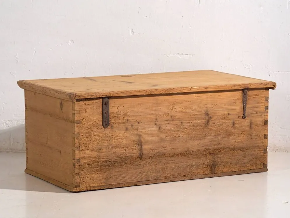 Malle ancienne en bois massif (c.1920)