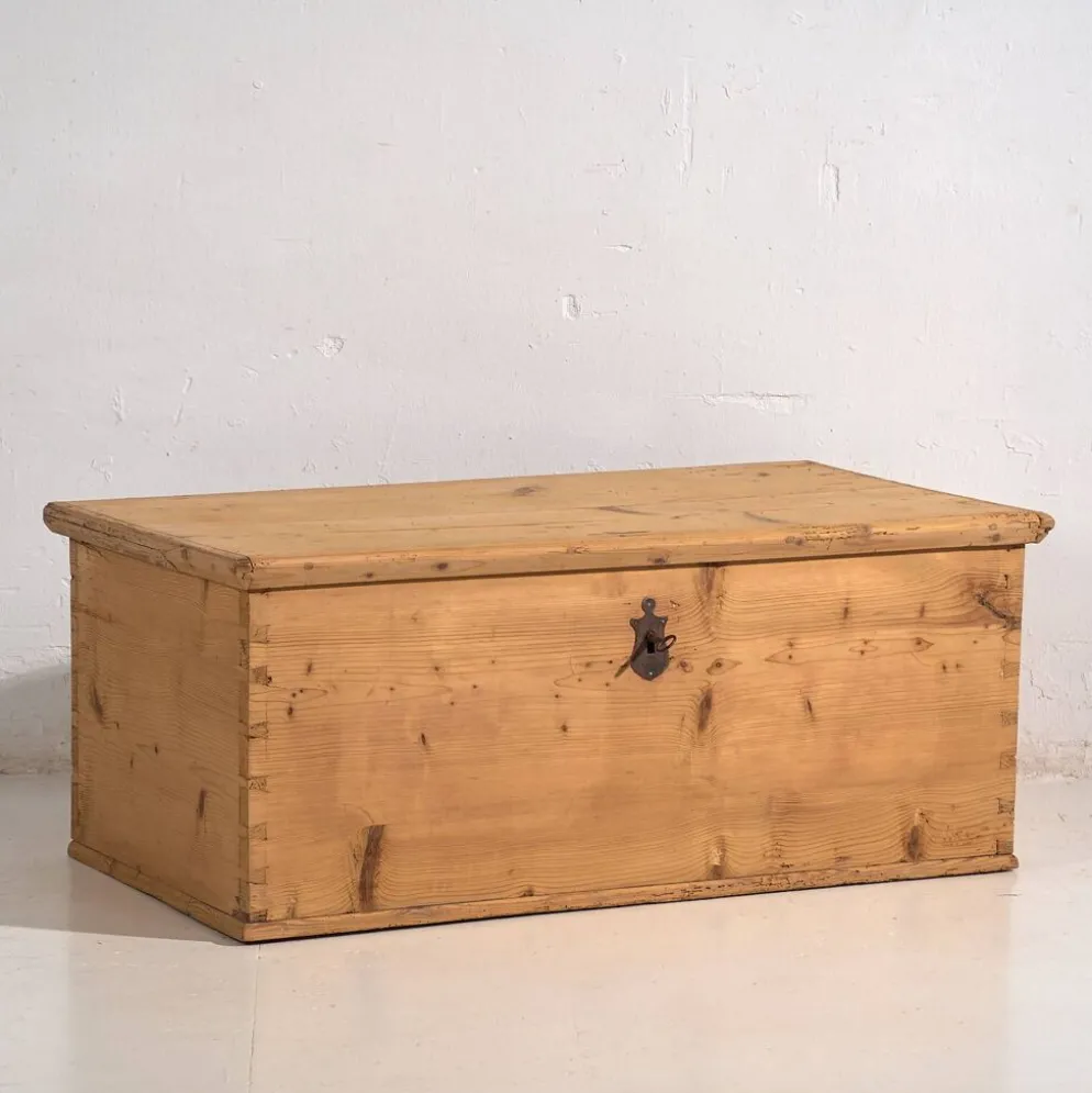 Malle ancienne en bois massif (c.1920)