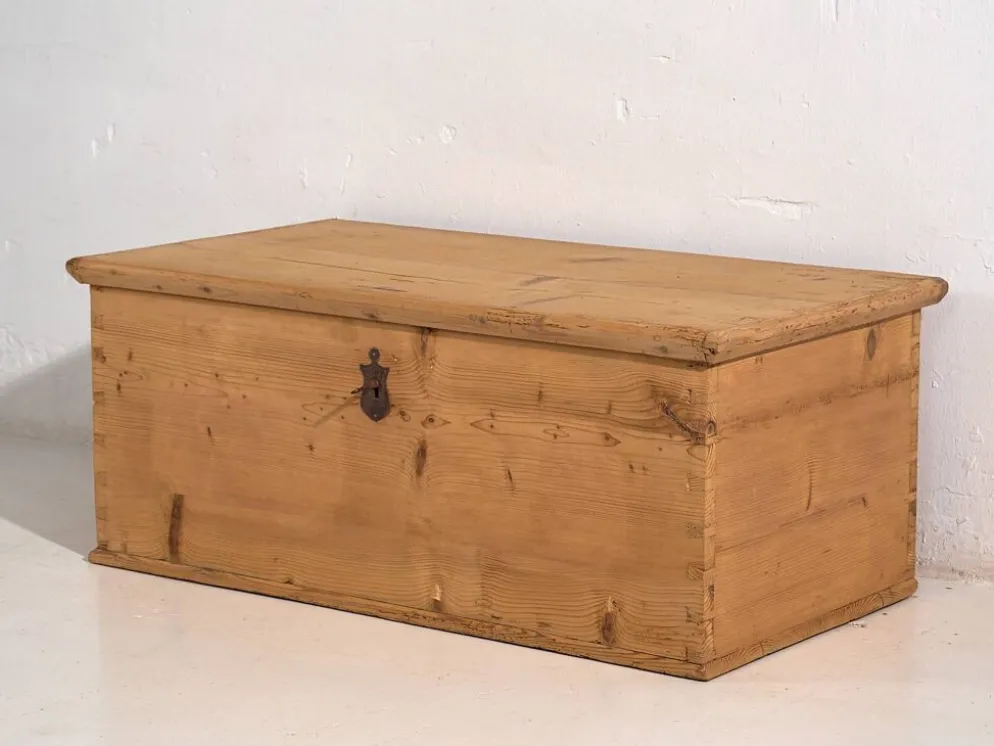 Malle ancienne en bois massif (c.1920)